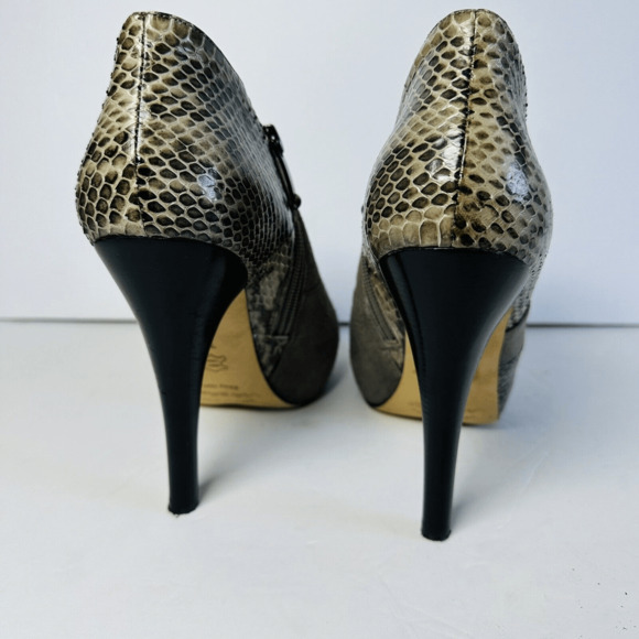 Via Spiga Acacia Bootie in Gray Suede Snake Skin 4.5”‎ High Heel Woman’s Size 7M - Picture 5 of 9